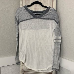 Ocean Drive Clothing V Neck Long Sleeve Size Small